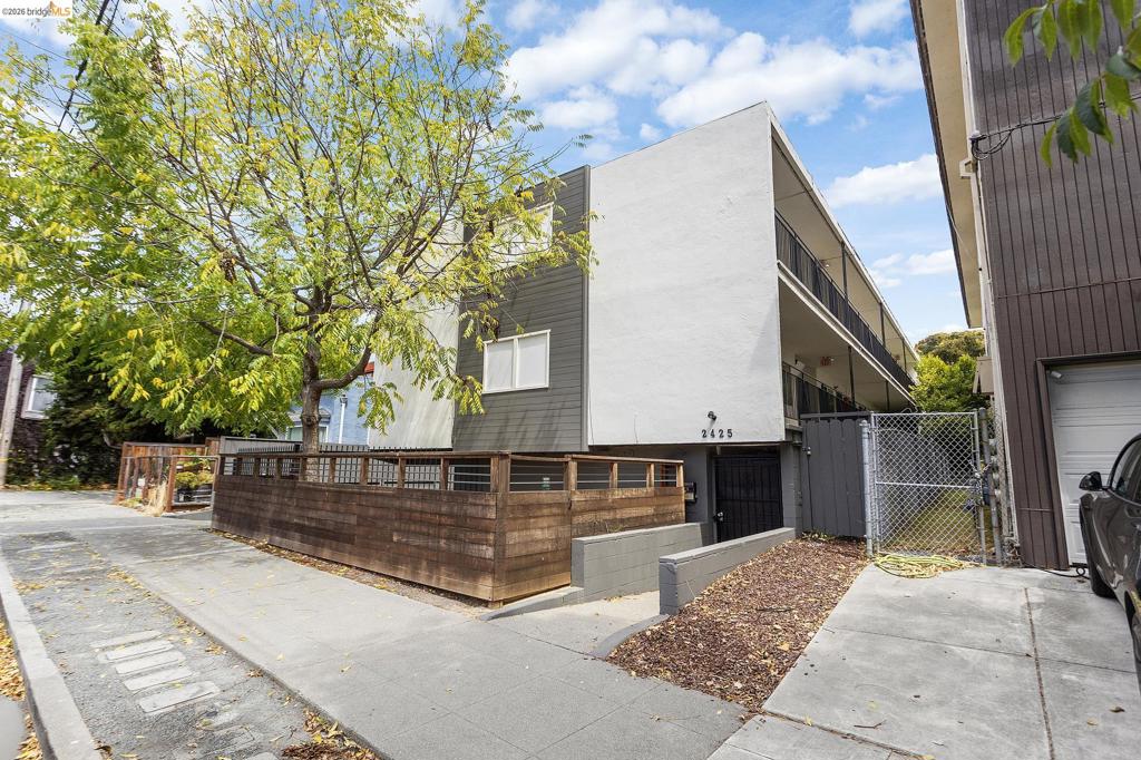 2425 Grant St, Berkeley, CA 94703 — photo 1