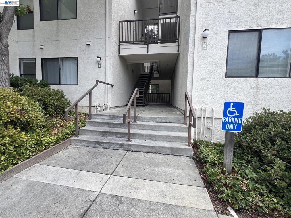 21239 Gary Dr 202E, Hayward, CA 94546 — photo 1