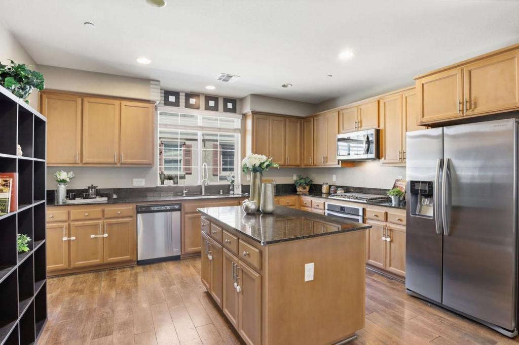 57 Regency Place, Hayward, CA 94544 — photo 1