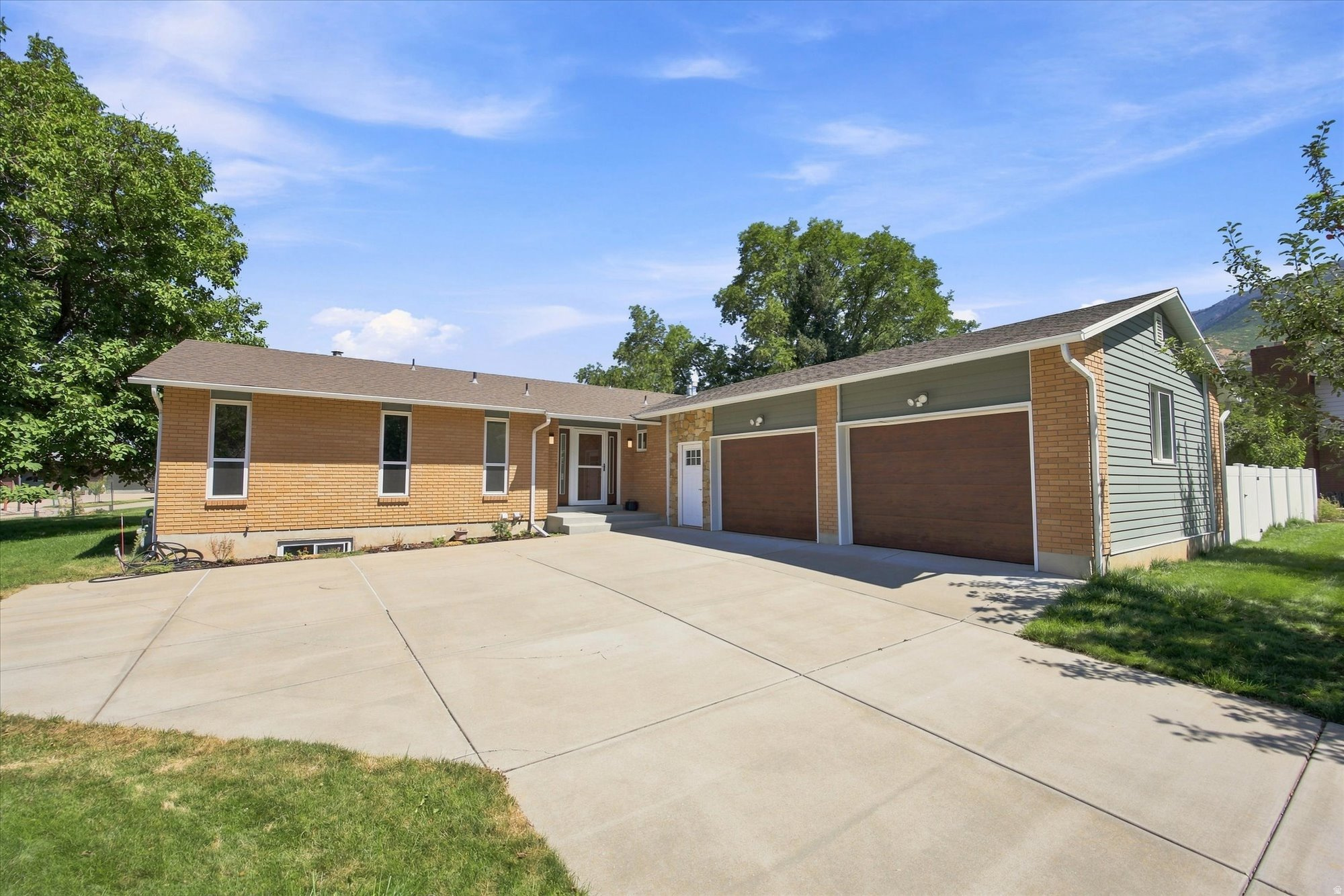 2407 E COUNTRY OAKS DR, Layton, UT 84040 — photo 1