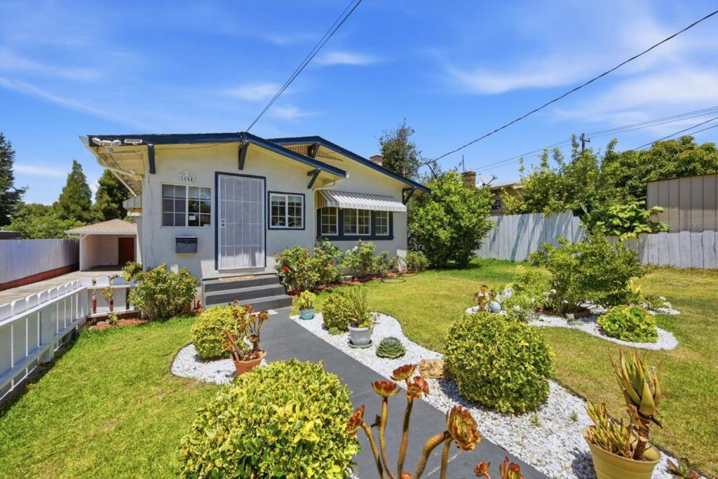 1654 D Street, Hayward, CA 94541 — photo 1