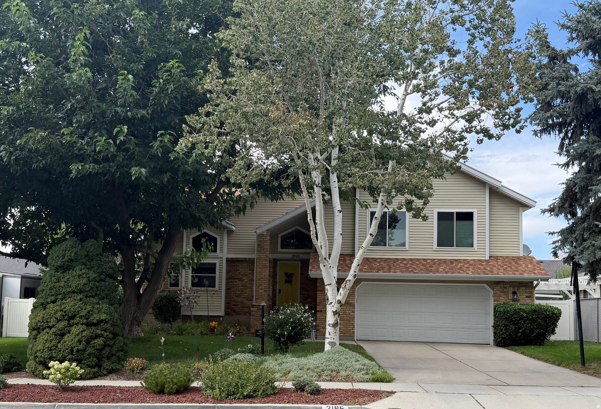 2195 E 10300 S, Sandy, UT 84092 — photo 1
