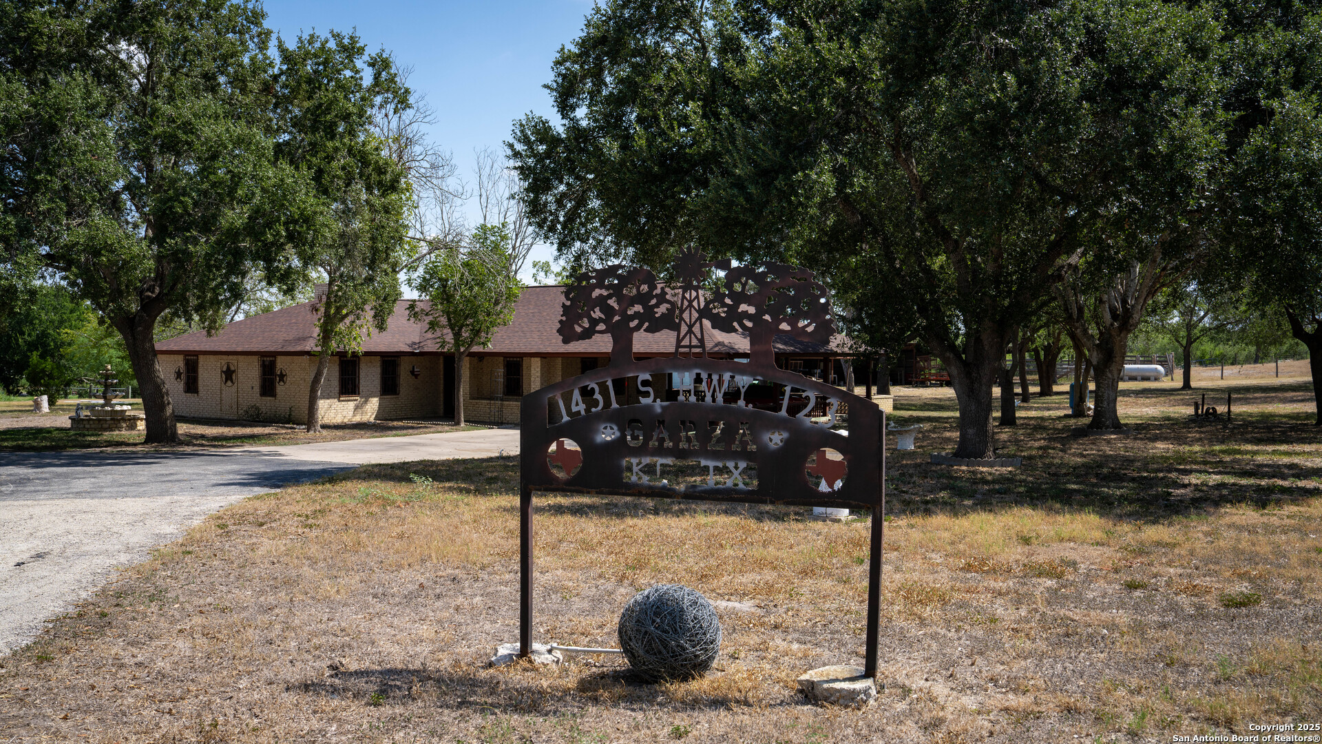 1431 S SH-123, Karnes City, TX 78118 — photo 1