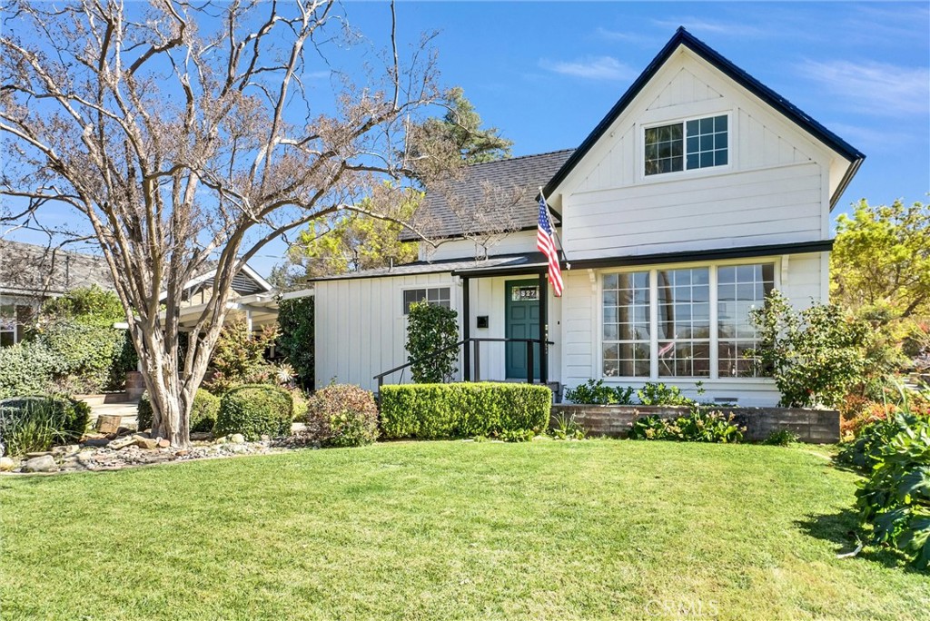 527 W Palm, Redlands, CA 92373 — photo 1