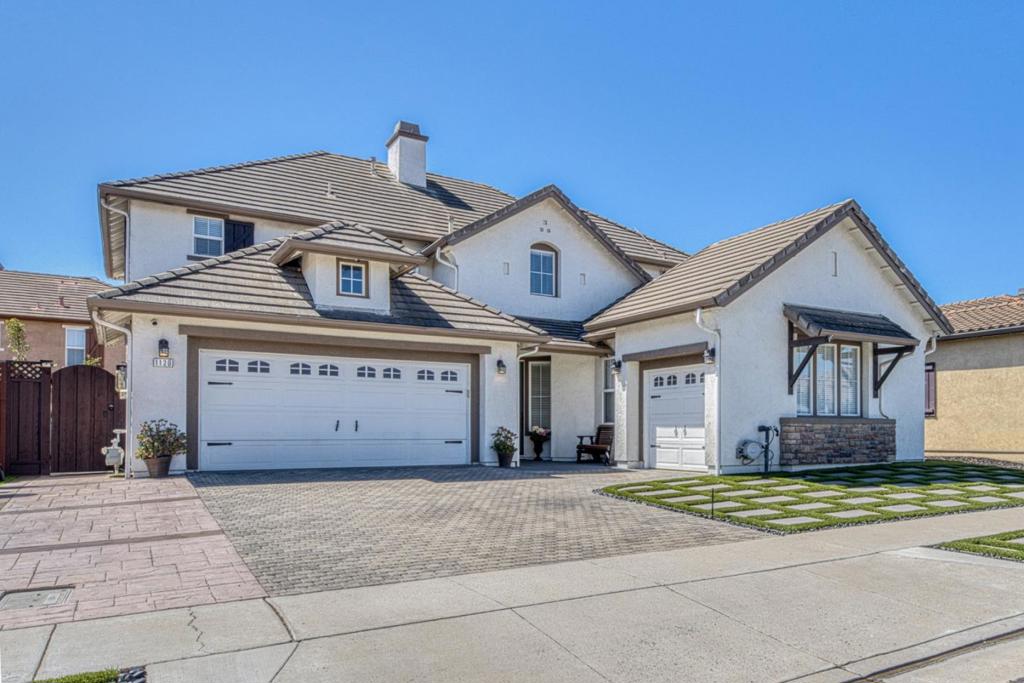 1120 Pueblo Court, Gilroy, CA 95020 — photo 1