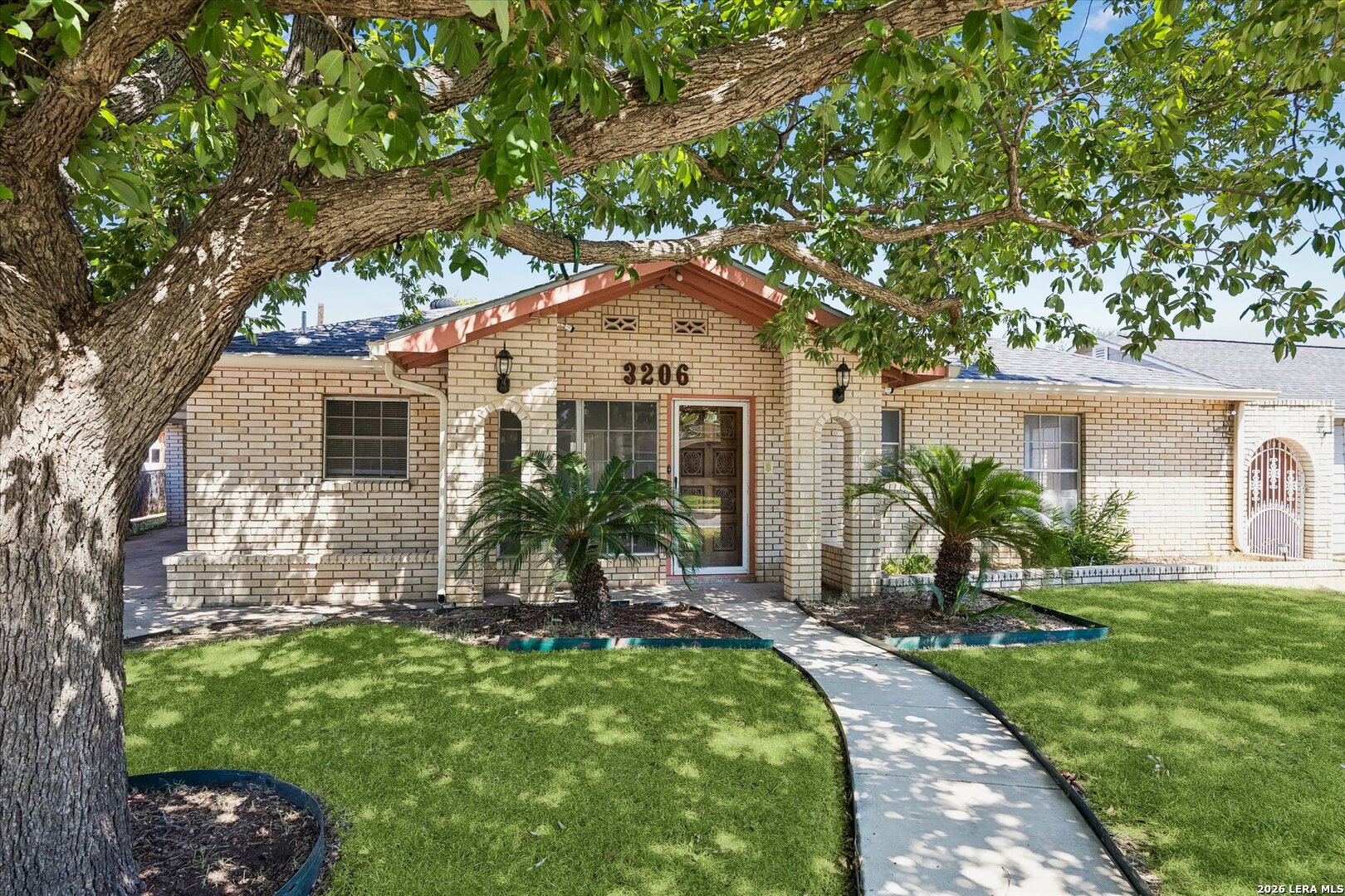 3206 Capitol Ave, San Antonio, TX 78201 — photo 1