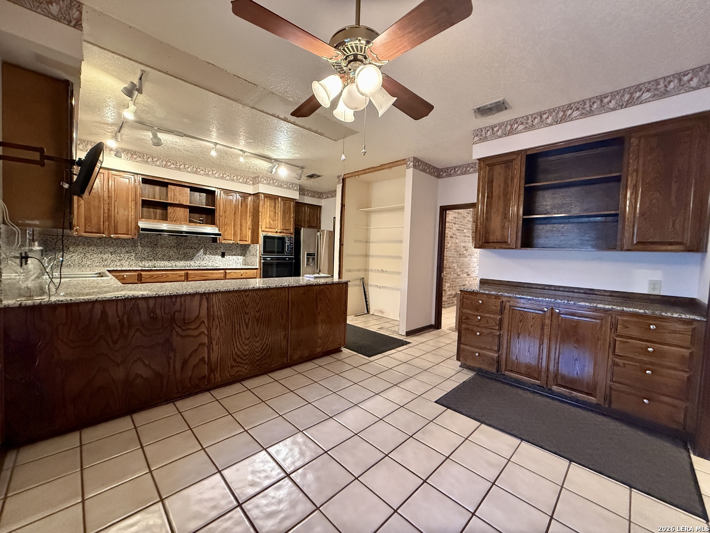 21210 Forest Waters Cir, , 78266 — photo 1