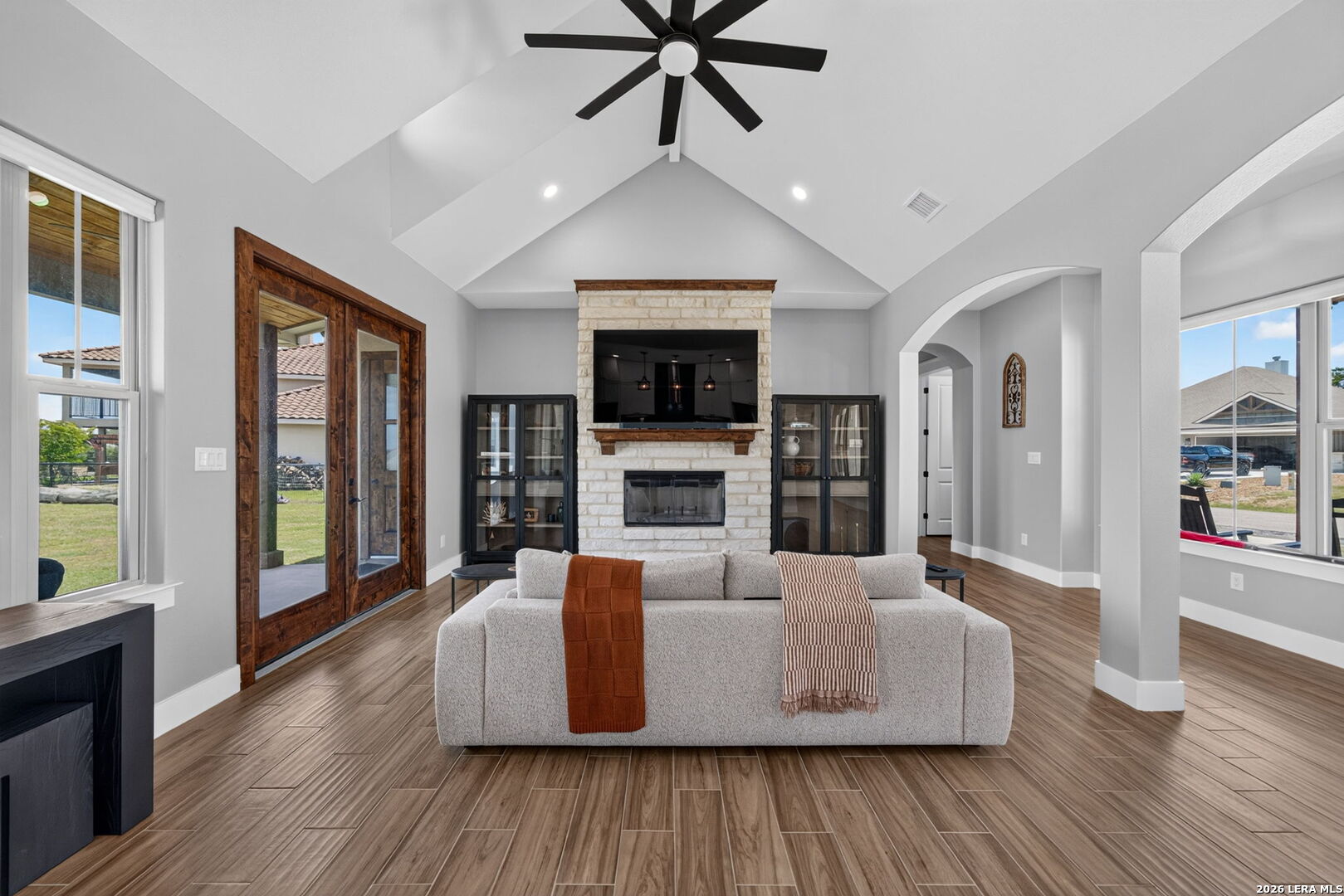 101 Alf Hunter, , 78606 — photo 1