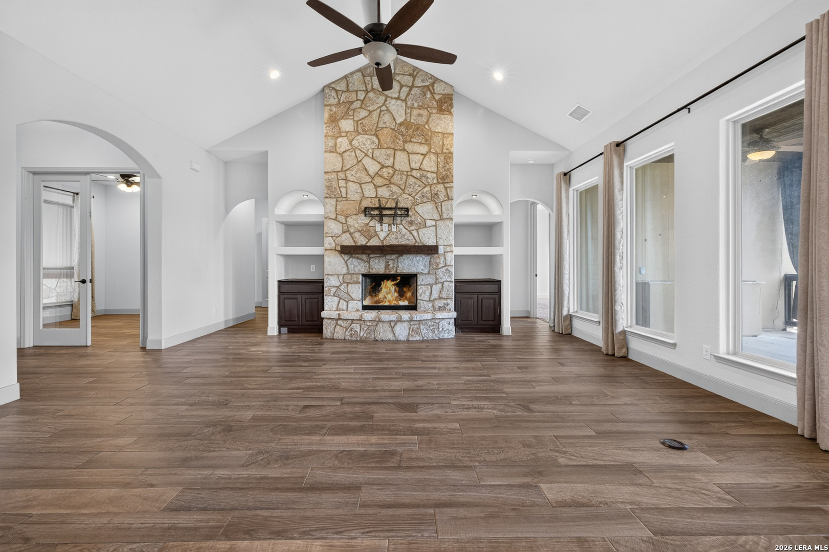 806 SHADY HOLW, New Braunfels, TX 78132 — photo 1
