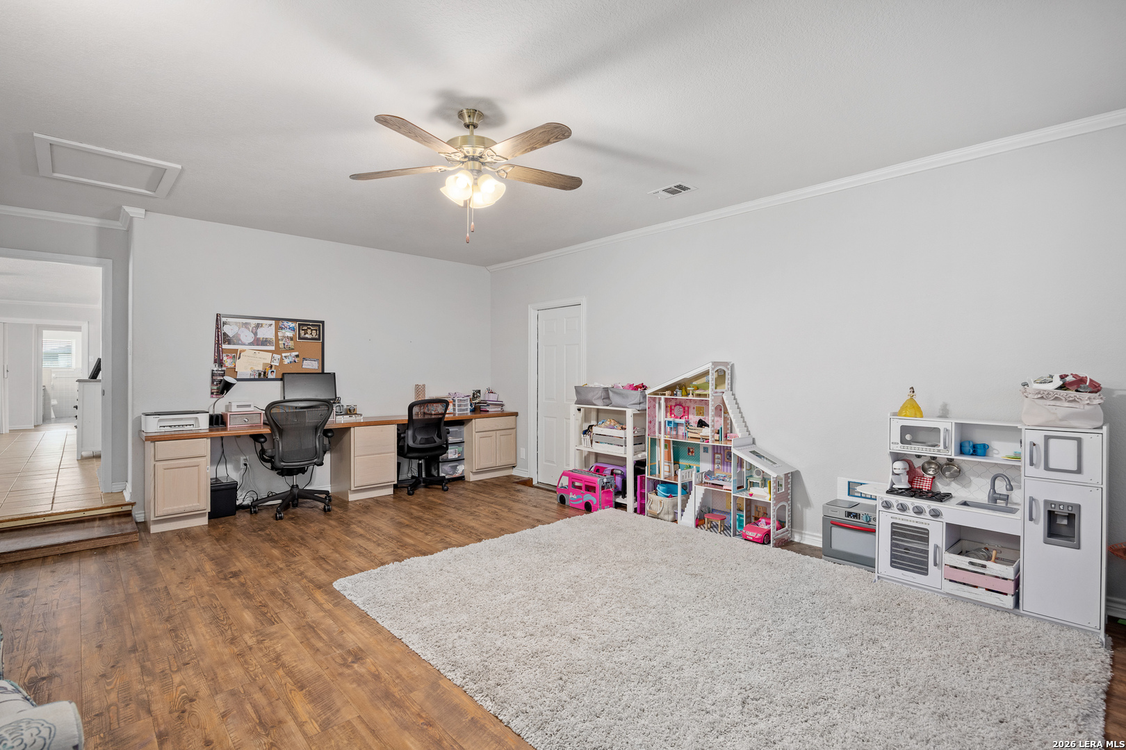 708 Mockingbird Lane, ,  78028 — photo 1