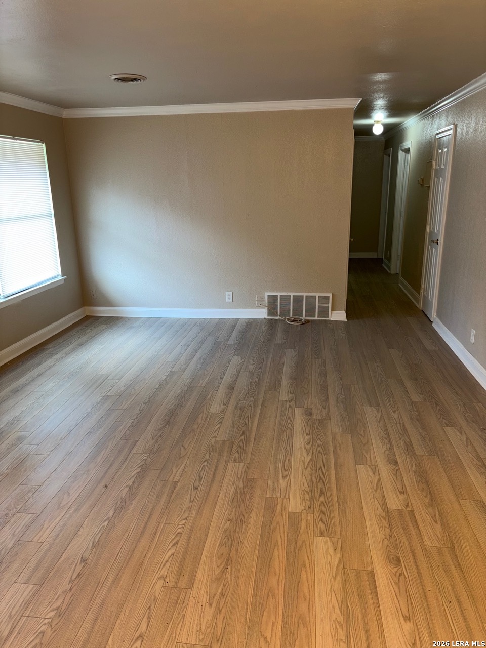 302 E Byrd Blvd, , 78148 — photo 1