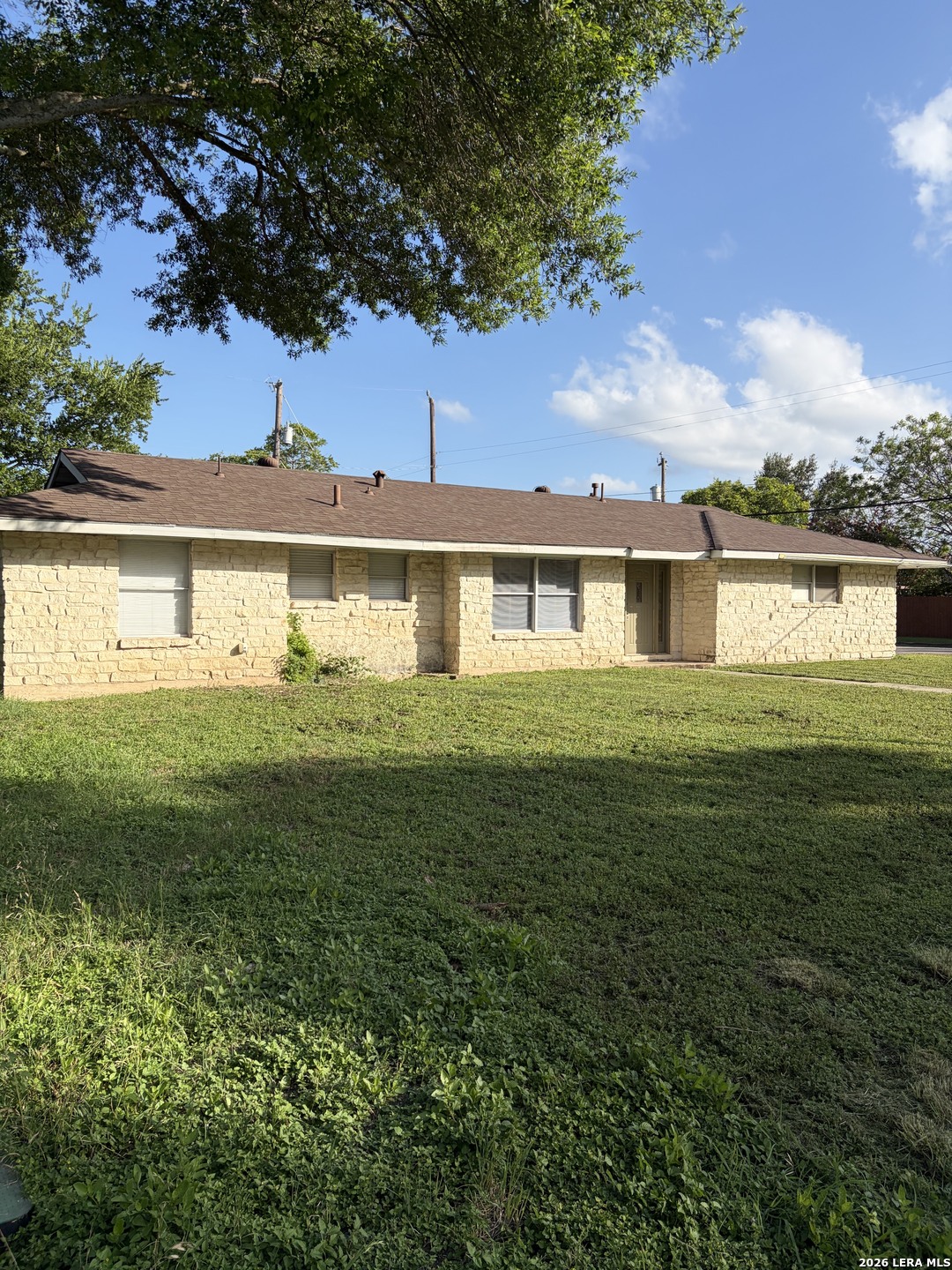 302 E Byrd Blvd, Universal City, TX 78148 — photo 1