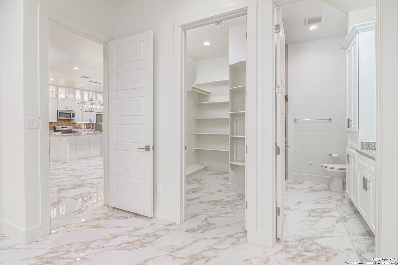 639 Hummingbird Hill, ,  78133 — photo 1