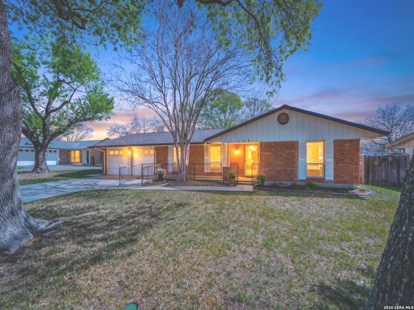 302 Cordoba, Universal City, TX 78148 — photo 1