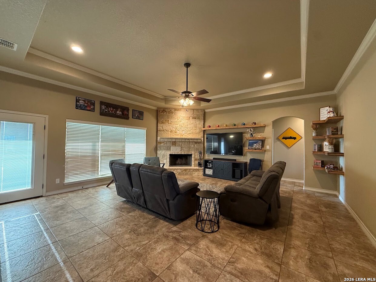 196 TRIPLE BEND DR, , 78121 — photo 1