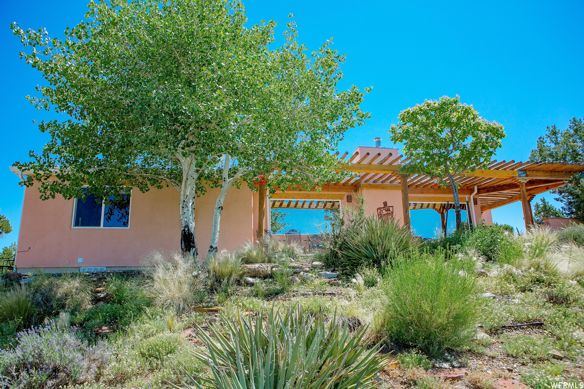 2333 N JUNIPER DR