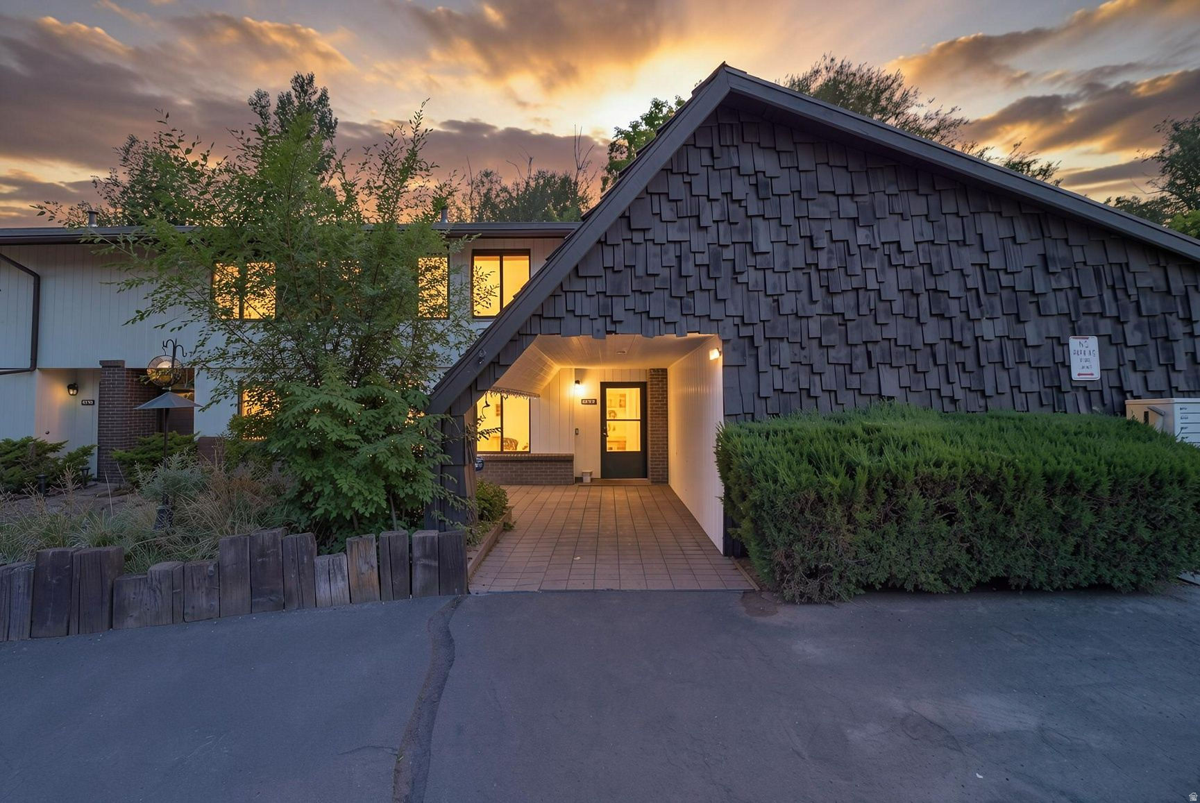 4599 S WOODDUCK LN, Millcreek, UT 84117 — photo 1