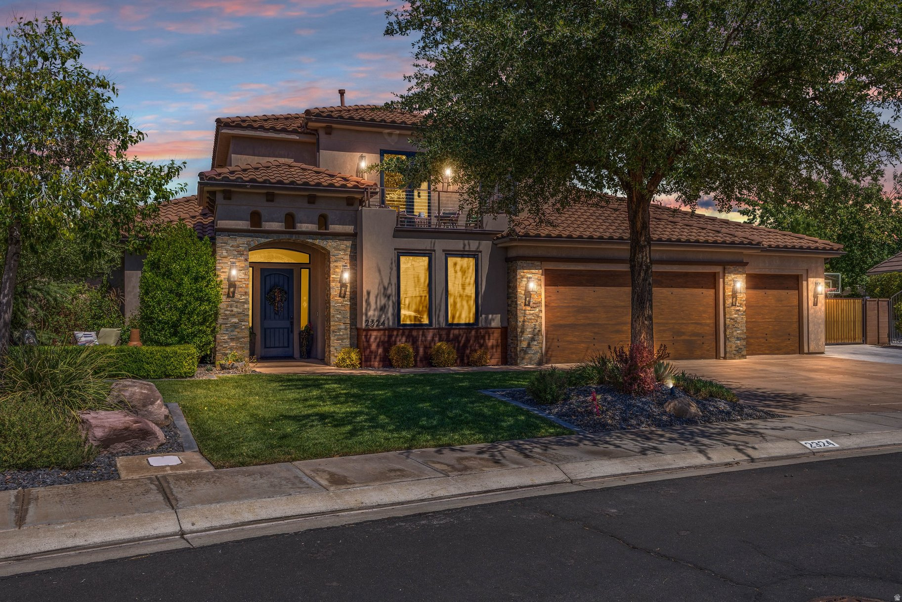 2324  CONCORD AVE., Santa Clara, UT 84765 — photo 1