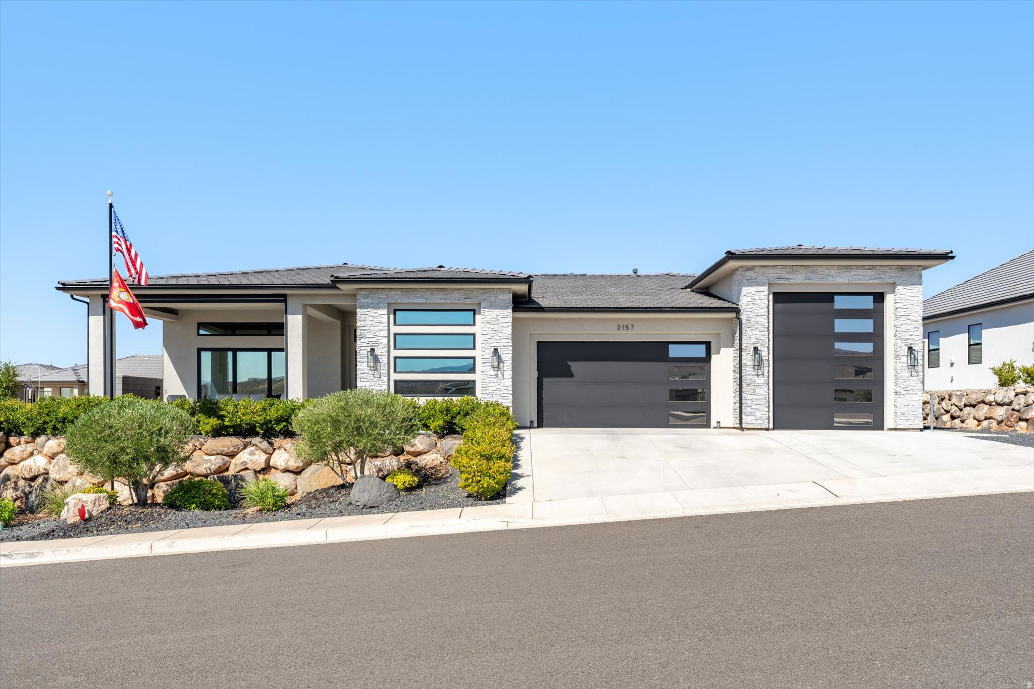 2157 N SUNBURN DR, Washington, UT 84780 — photo 1