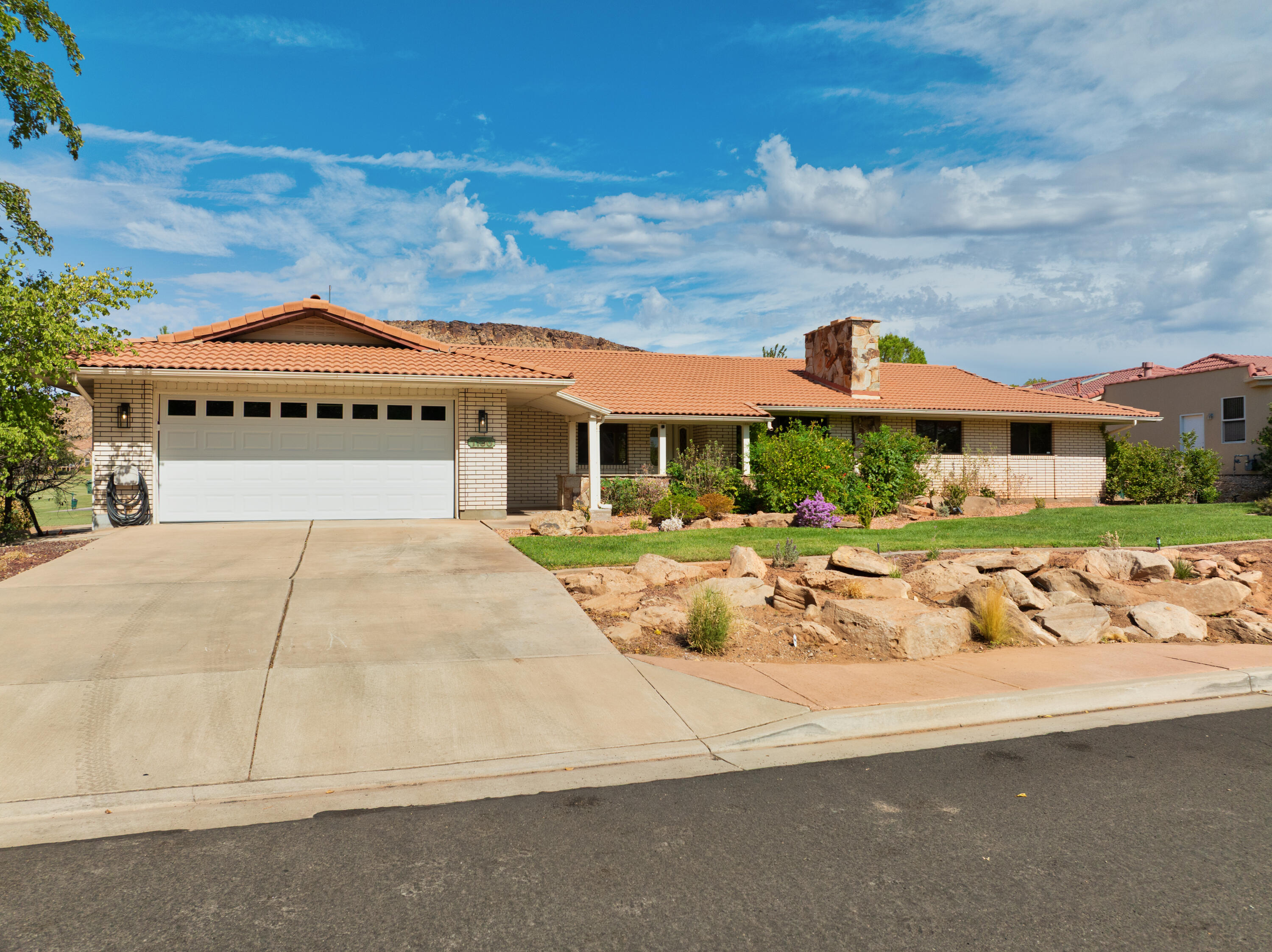 1130 W Wesley Powell DR, St George, UT 84790 — photo 1