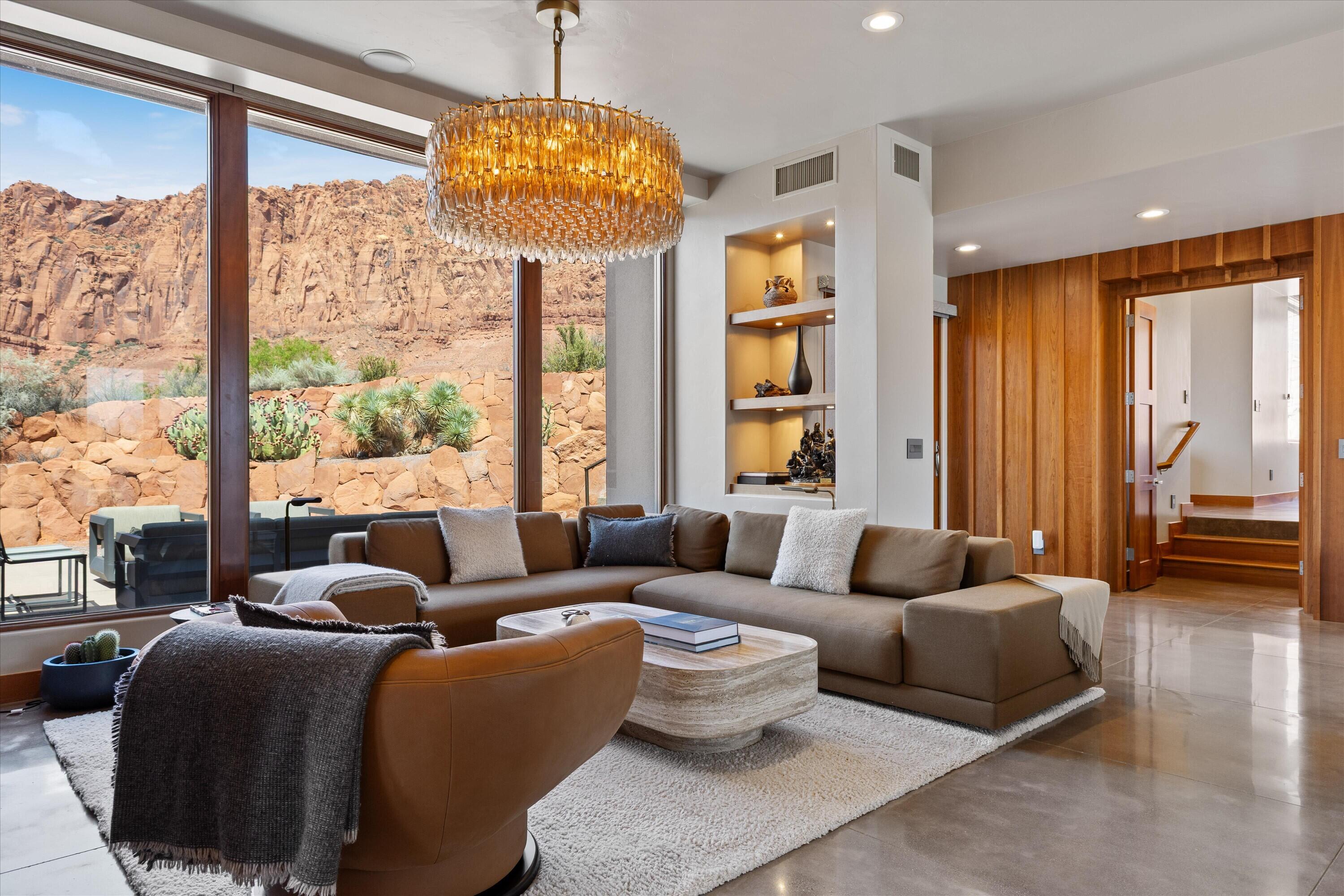 986 N PAIUTE DR, Ivins, UT 84738 — photo 1
