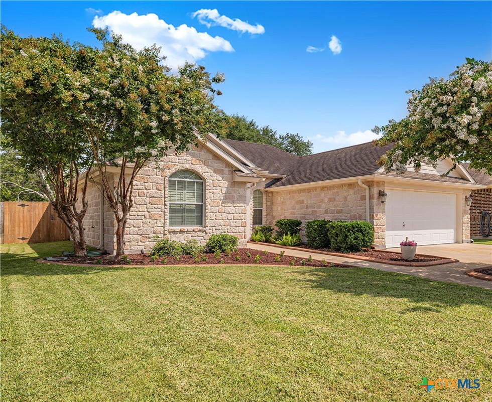 308 Green Gable Drive, Victoria, TX 77904 — photo 1