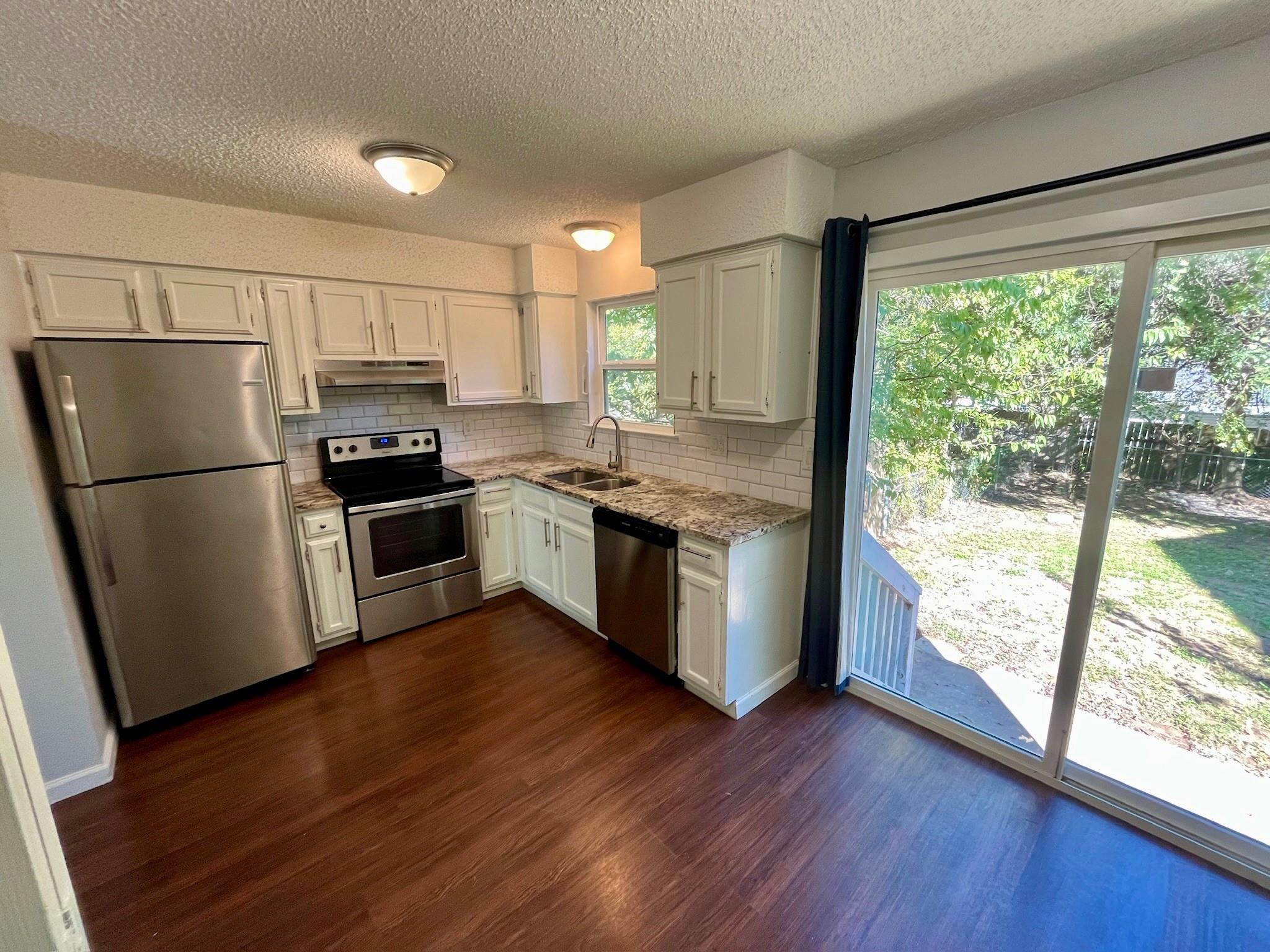 122 Hillside, Elgin, TX 78621 — photo 1