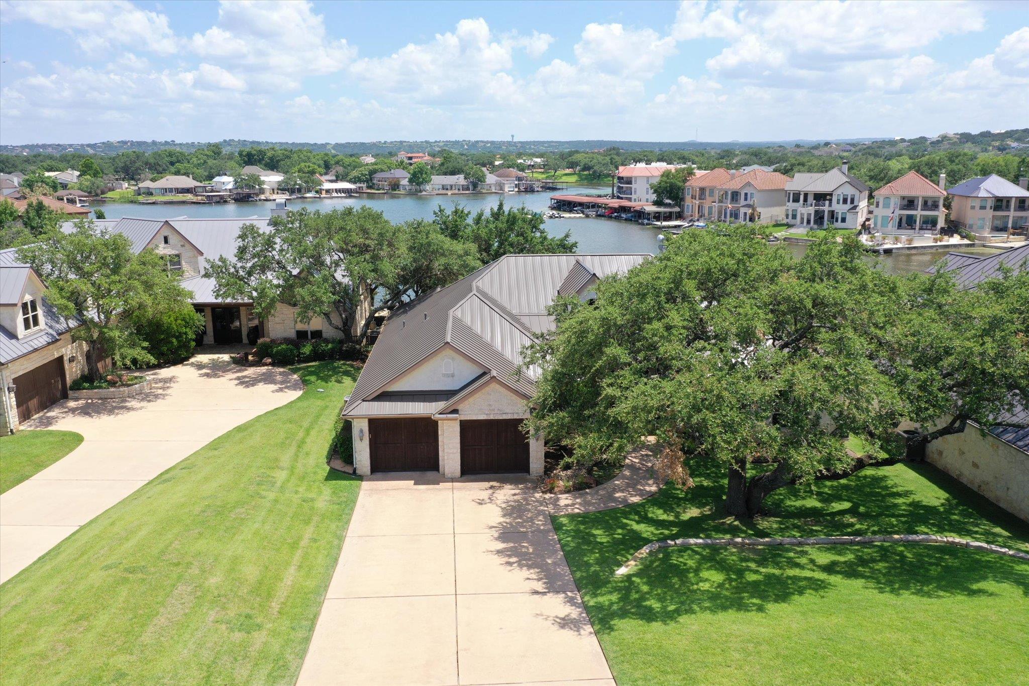 113 Wennmohs, Horseshoe Bay, TX 78657 — photo 1