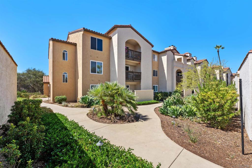7130 Shoreline Dr 1208, San Diego, CA 92122 — photo 1