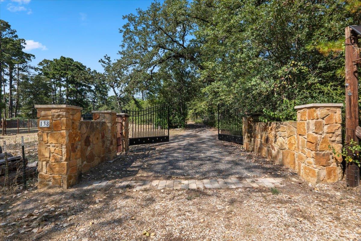 138 Forest, Bastrop, TX 78602 — photo 1