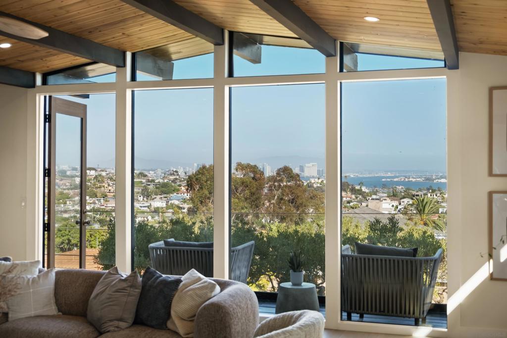 3992 La Cresta, San Diego, CA 92107 — photo 1