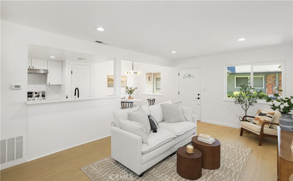 16635 Viewpoint 11b, Huntington Beach, CA 92647 — photo 1
