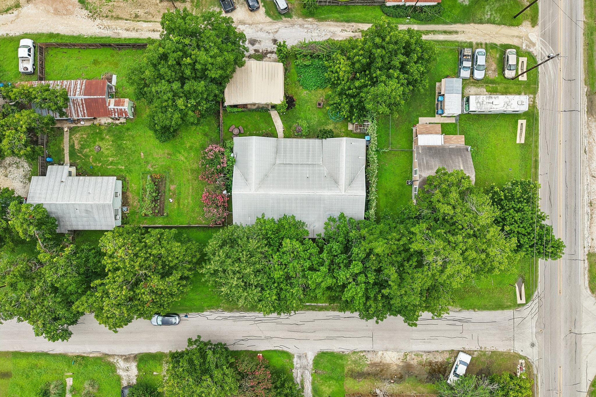 205 Avenue, Elgin, TX 78621 — photo 1