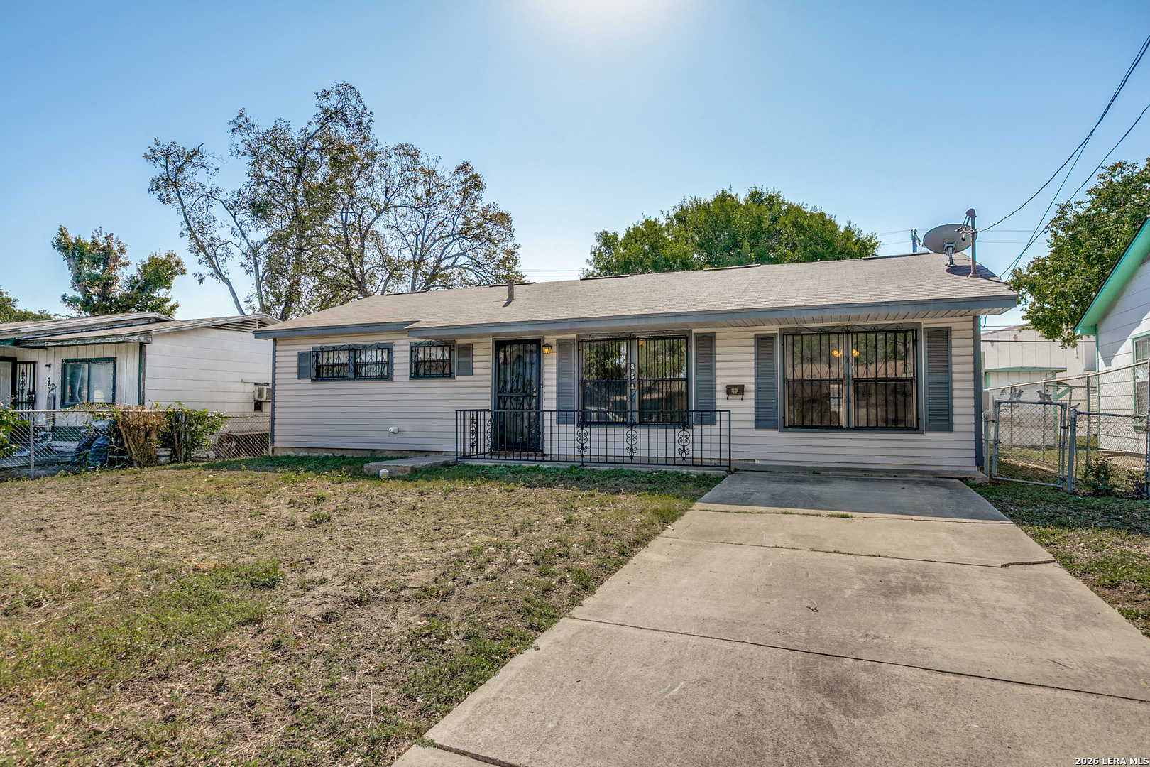 354 LAS PALMAS DR, San Antonio, TX 78237 — photo 1