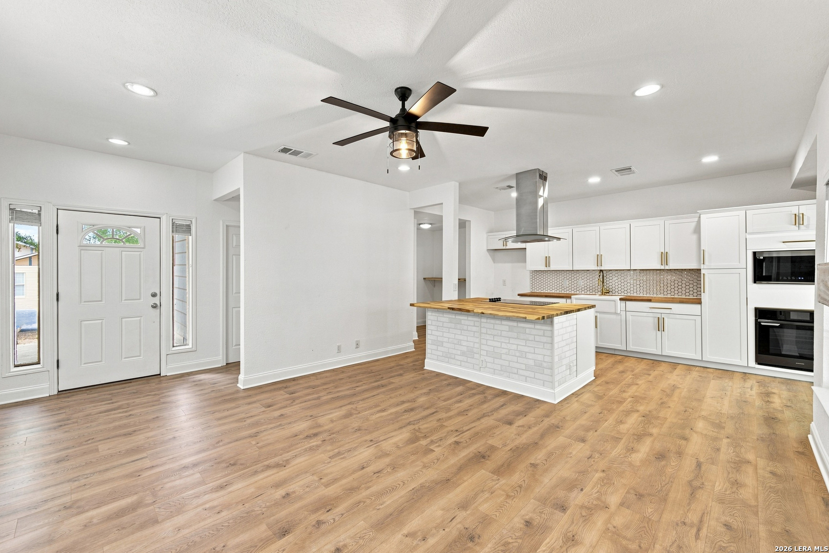 374 CYPRESSWAY DR, San Antonio, TX 78245 — photo 1