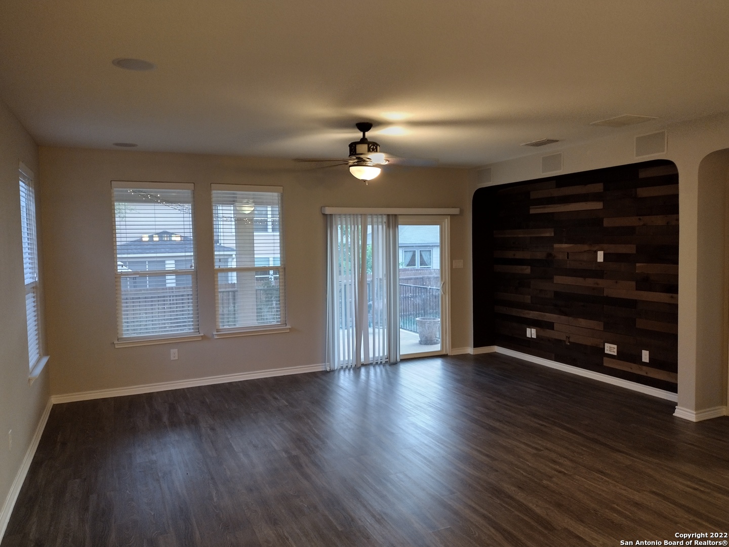11212 HILL TOP LOOP, ,  78023 — photo 1