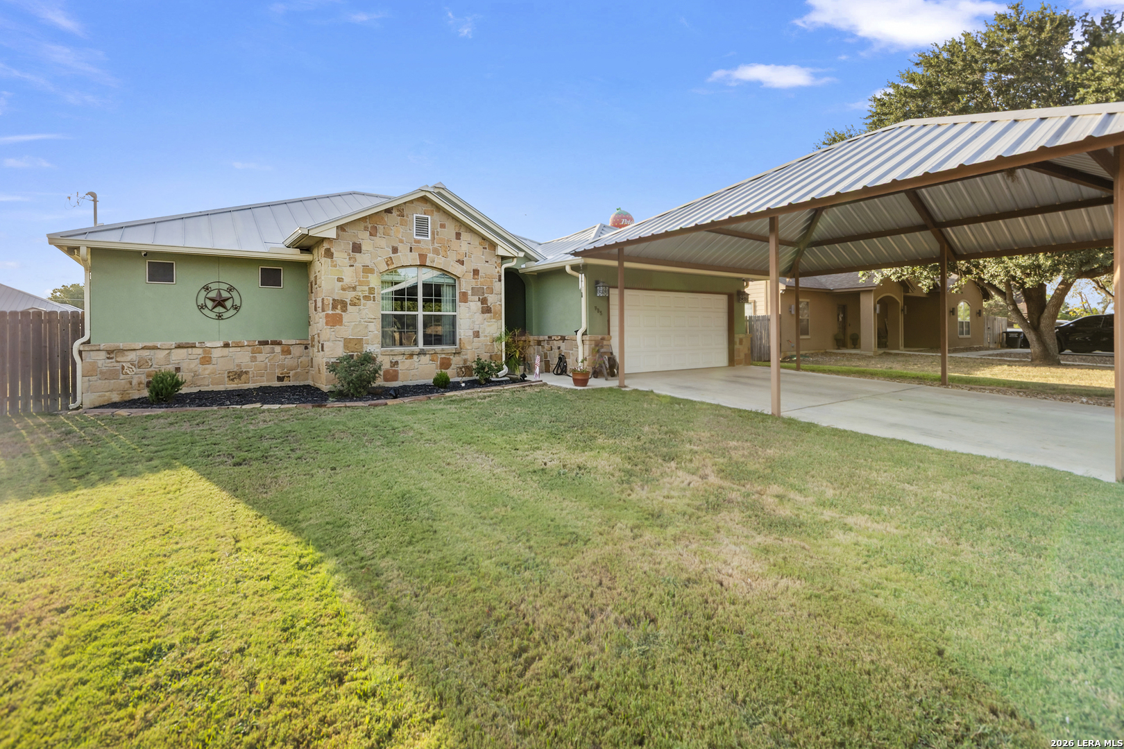 985 Boyd, Poteet, TX 78065 — photo 1