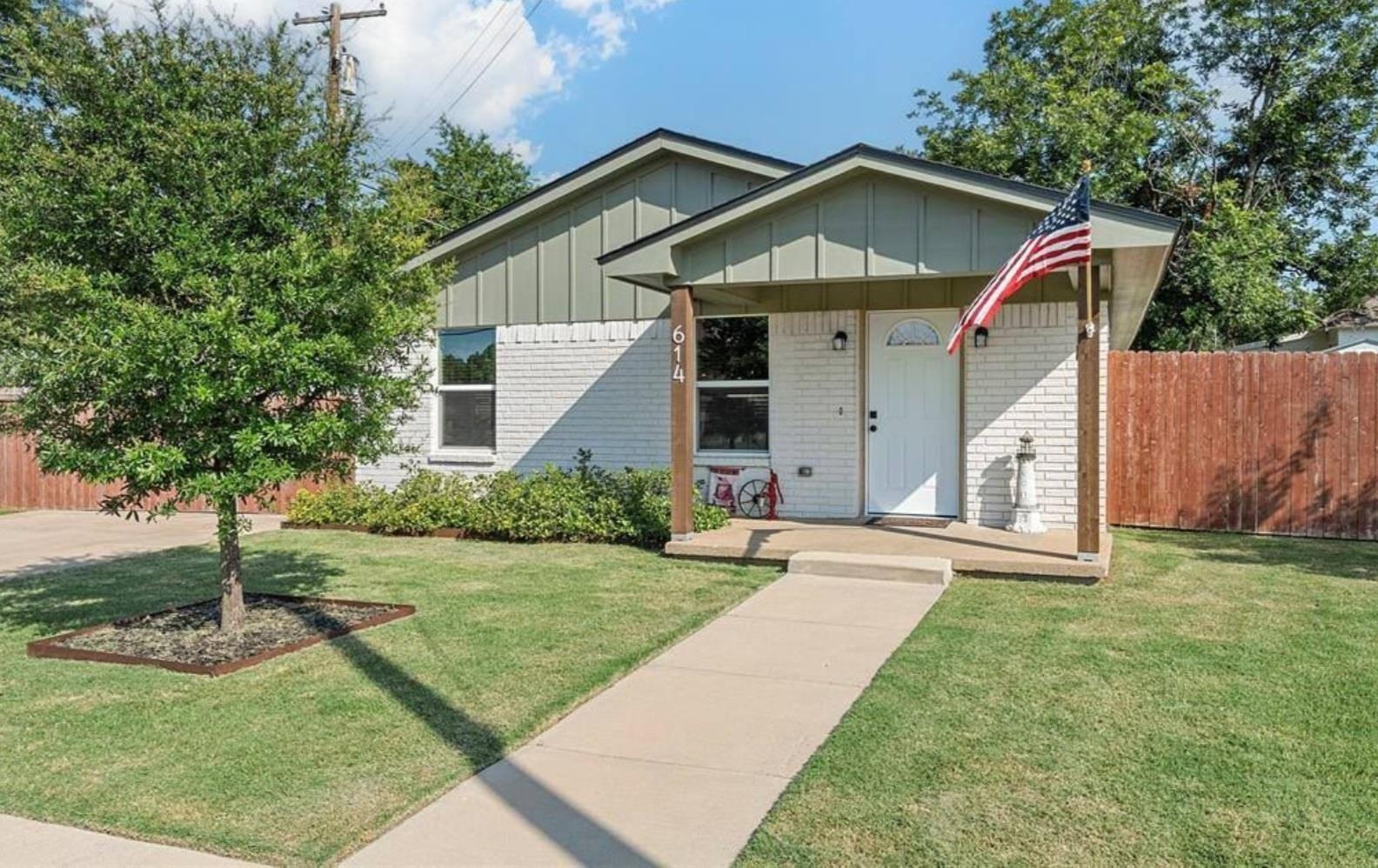 614 3rd, McGregor, TX 76657 — photo 1