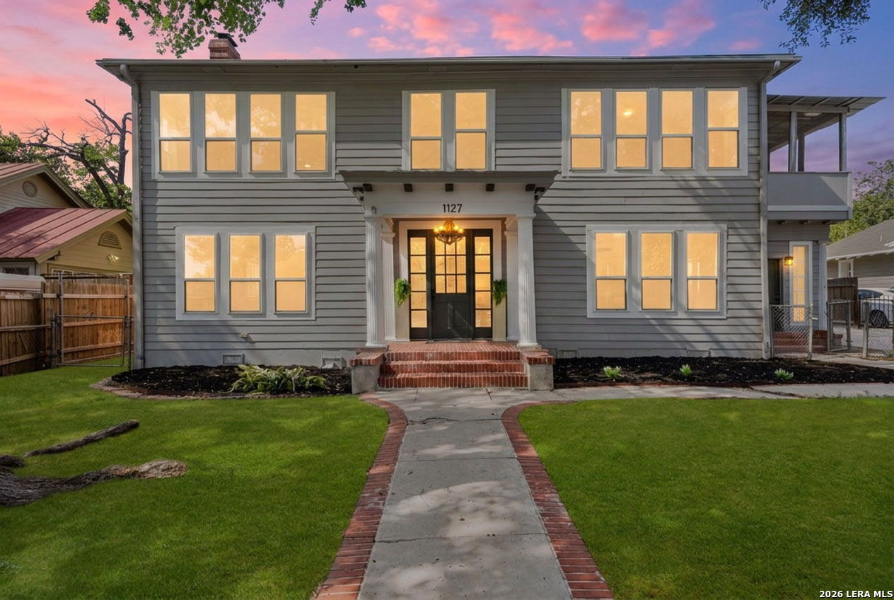 1127 W Woodlawn Ave, San Antonio, TX 78201 — photo 1