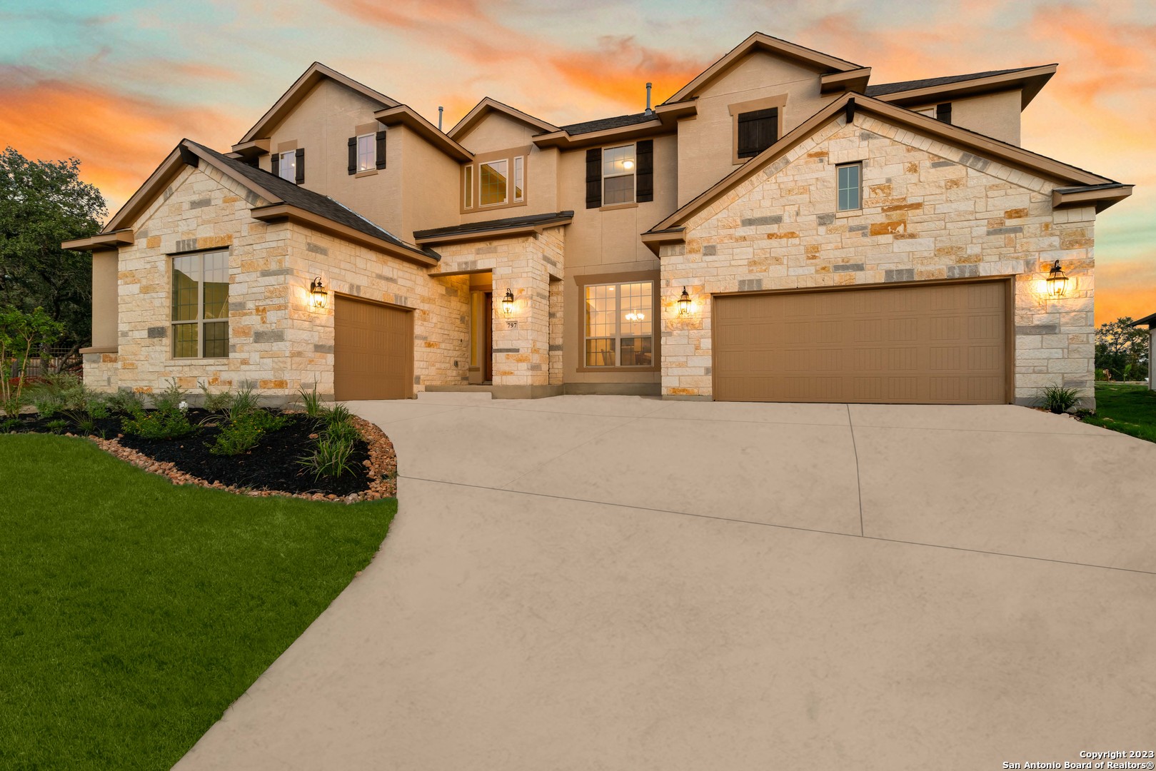 797 LILLY BLF, Castroville, TX 78009 — photo 1