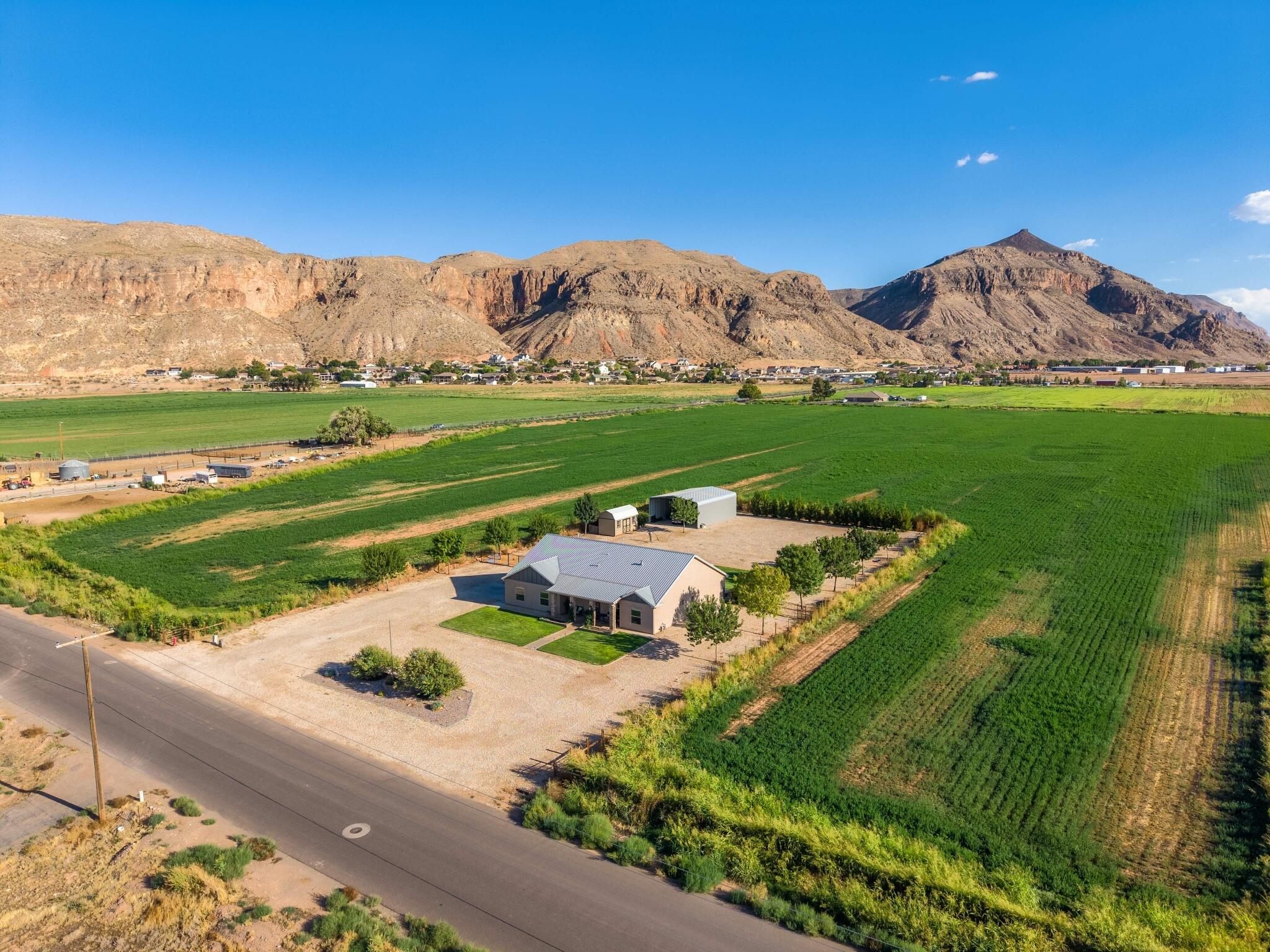 807 W 1500 S, Hurricane, UT 84737 — photo 1
