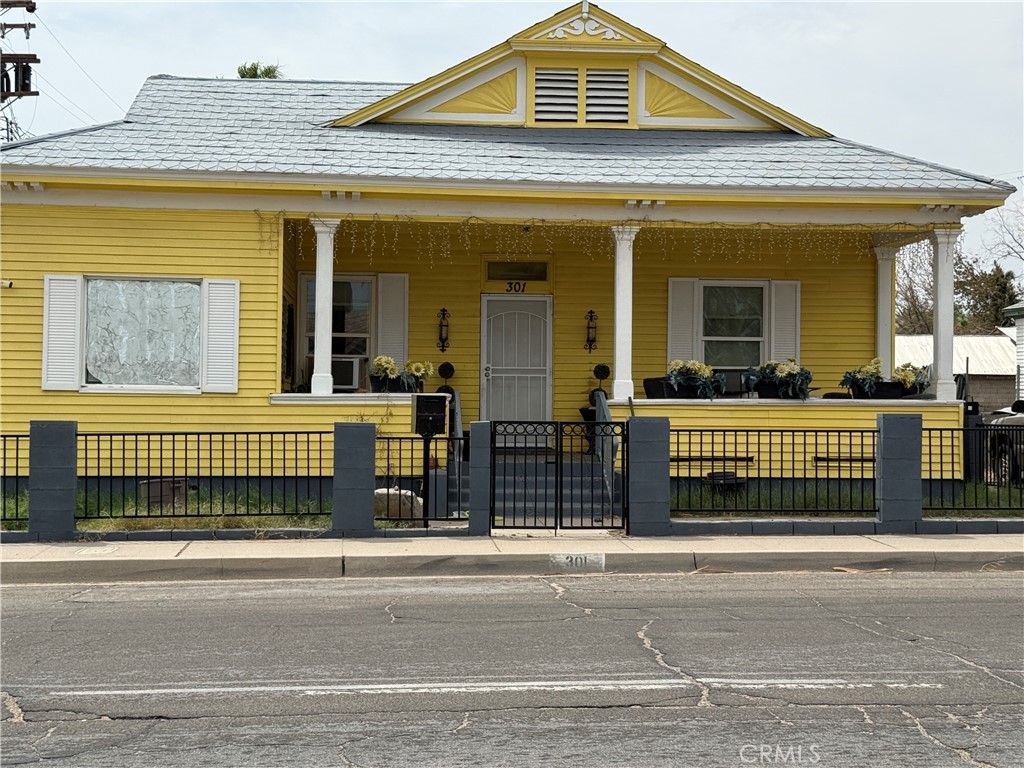 301 W Broadway, Needles, CA 92363 — photo 1
