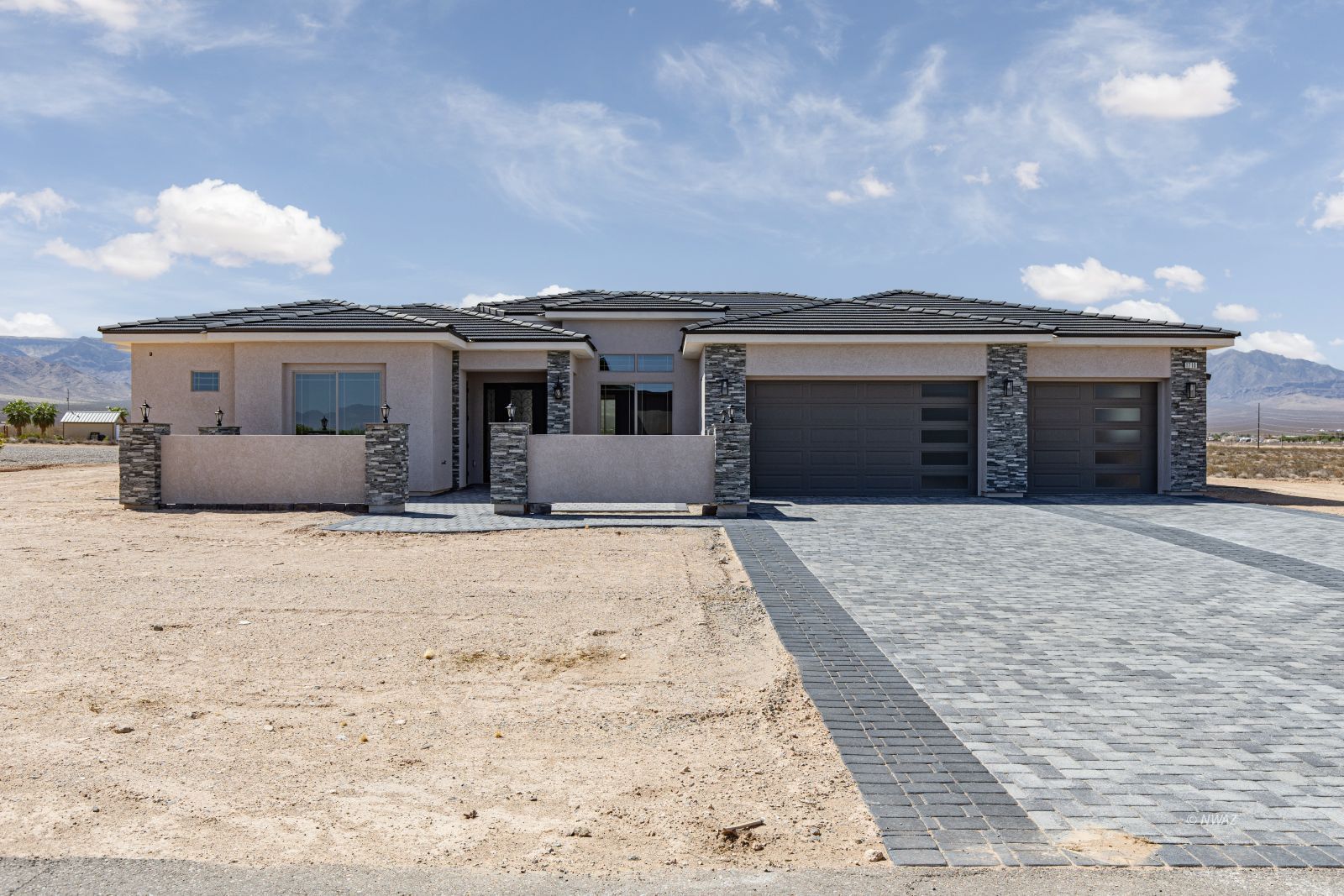 1710 E Scenic View Blvd