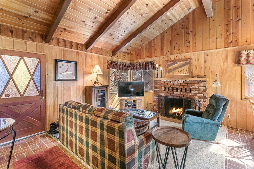 748 Lake, Lake Arrowhead, CA 92352 — photo 1