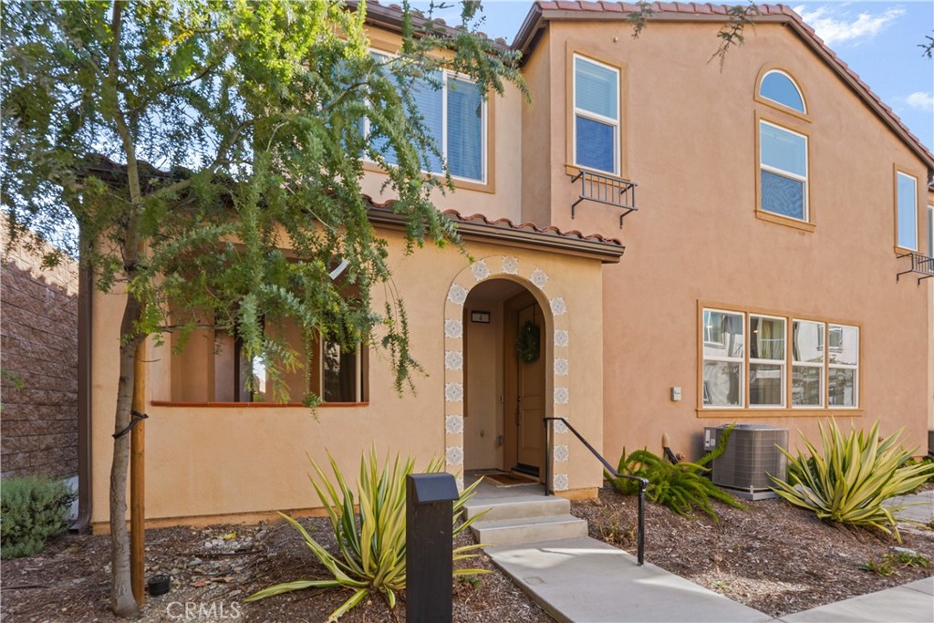 15232 Horizon Street 4, Fontana, CA 92336 — photo 1