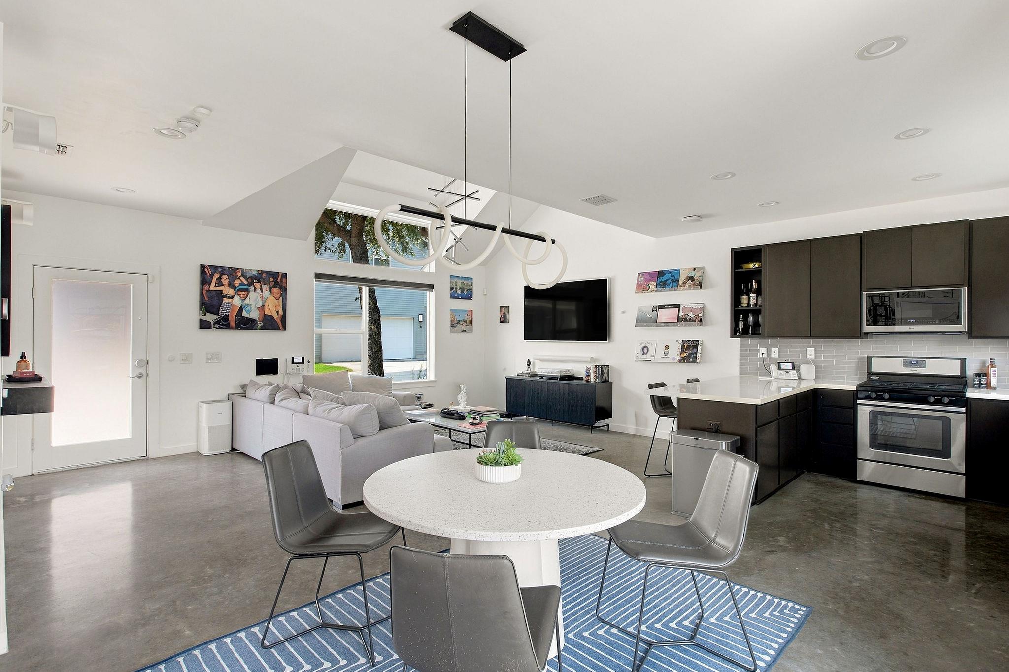 301 W Stassney Ln #5, Austin, TX 78745 — photo 1