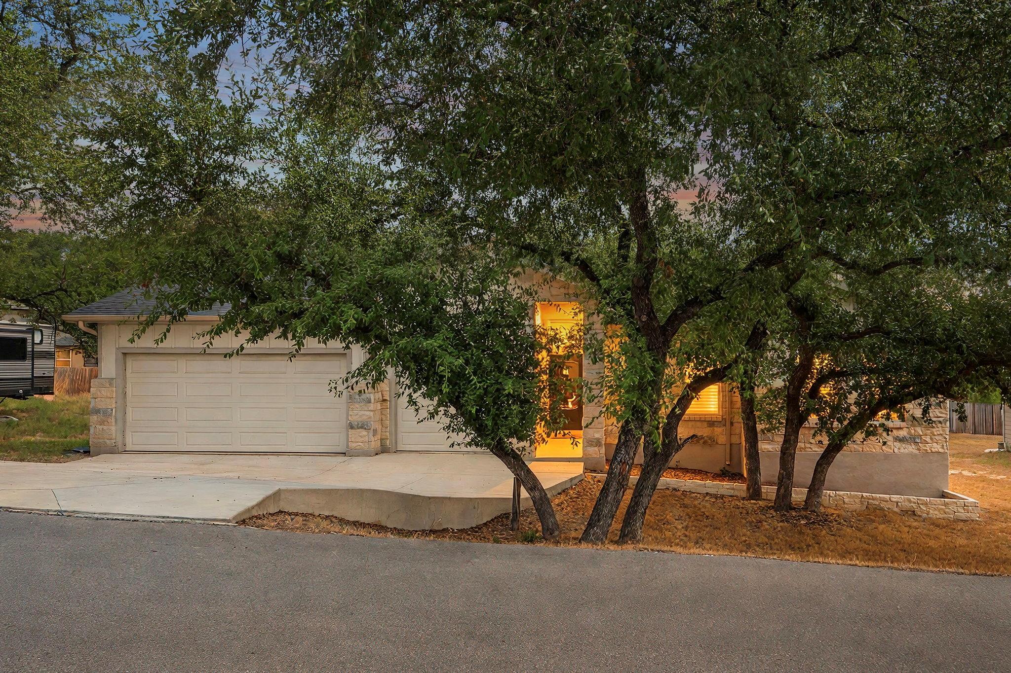 21208 Santa Rosa Ave, Lago Vista, TX 78645 — photo 1