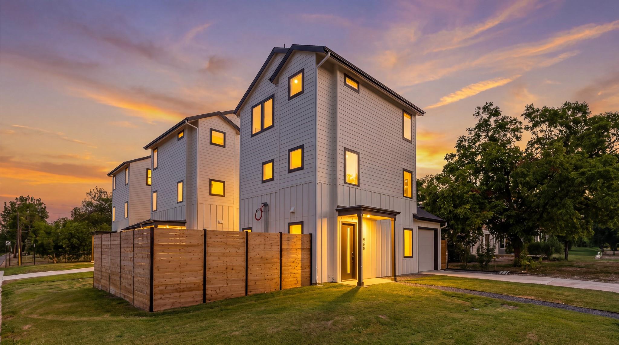 943 E 52nd St, Austin, TX 78751 — photo 1
