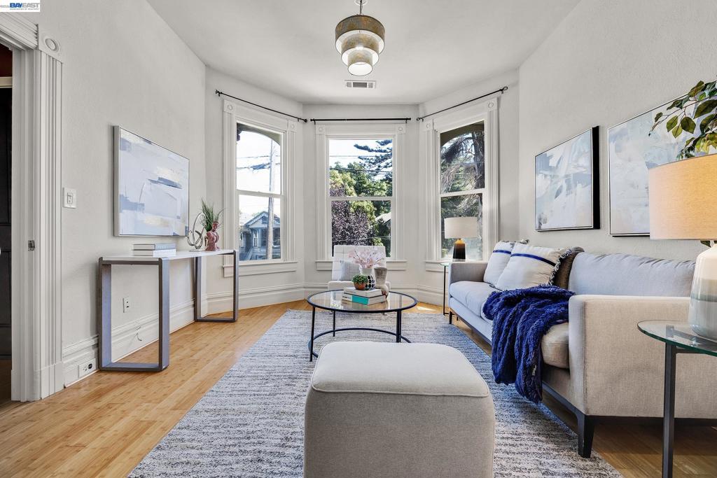 1221 Campbell, Oakland, CA 94607 — photo 1