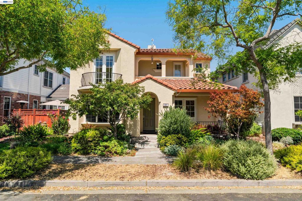 381 Hollister Ave, Alameda, CA 94501 — photo 1
